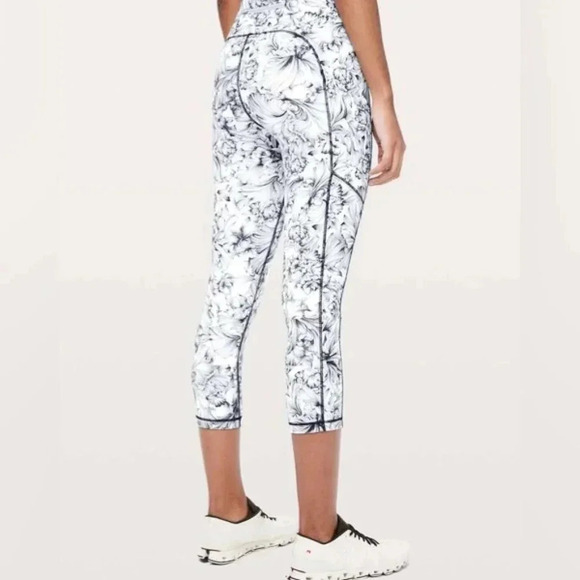 LULULEMON | Speed Up Crop *21" Light Garden White Black Sz 8 - Picture 3 of 11